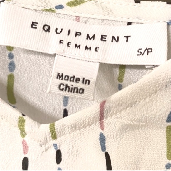 🆕 Equipment Femme Silk Cami Top Off White with Stripes. NWOT - Picture 4 of 8